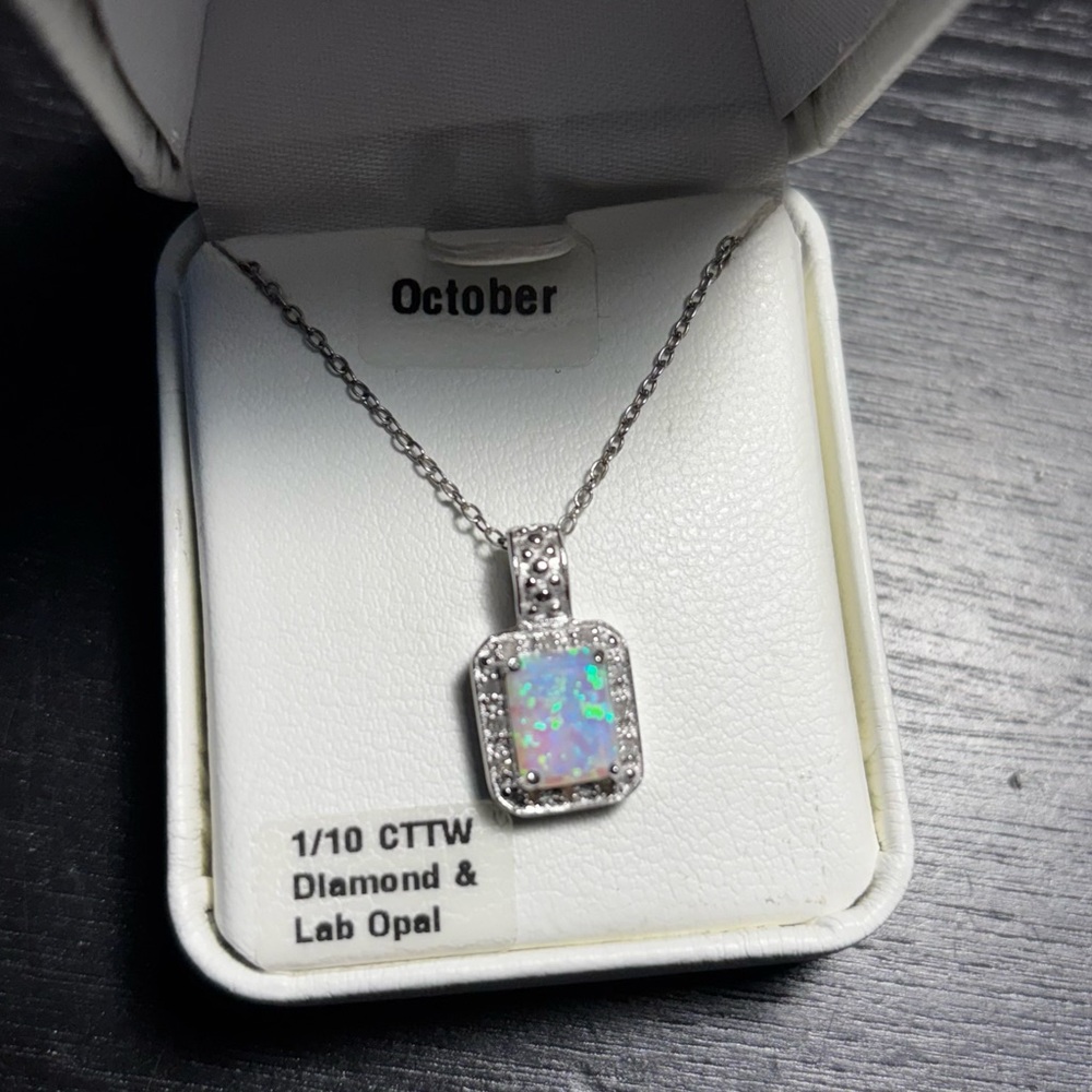NWT Silver Lab Opal Necklace
